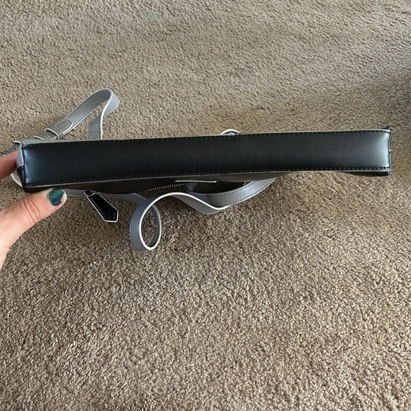 SOLD- Leather Vera Bradley Color Block Large Hipster - Picture 5 of 7